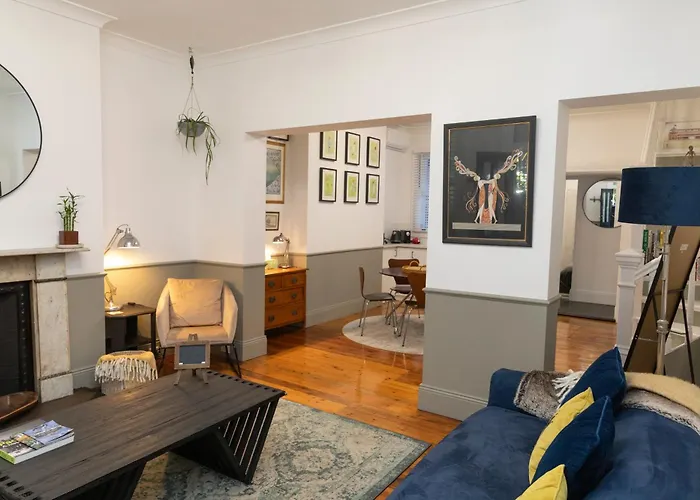 The Pavilion End - Central Paddington Apartment