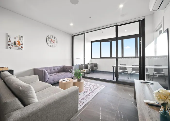 Green Skyline View2Br Close To Easter Show