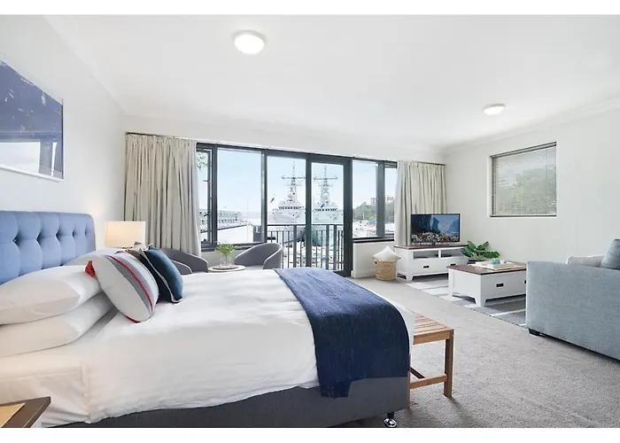 King Size Studio With Water View, Walk To The City Duplicate