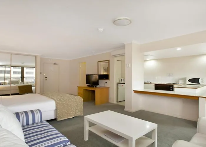 Studio With Balcony At College St