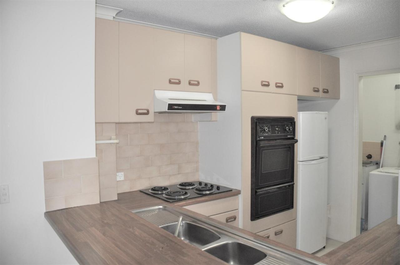- Kent Street Cbd Floor 2 Bedroom With Balcony Apartment Sydney
