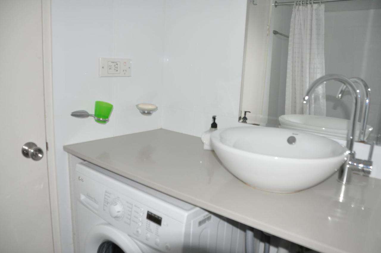 City Centre - Hyde Park Plaza 3 Bedroom 1 Bathroom Apartment *