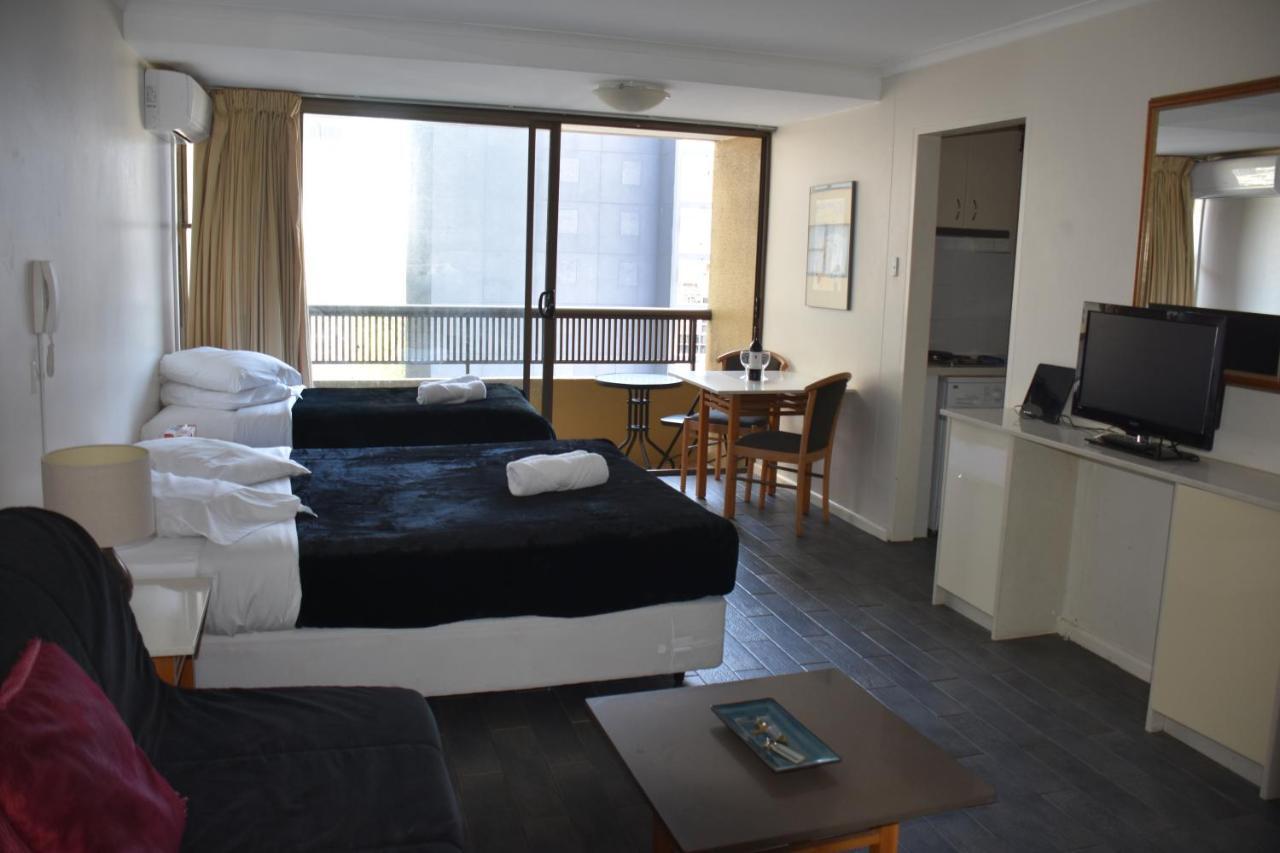 Centre Hyde Park Plaza Pet Friendly With Balcony Sidney