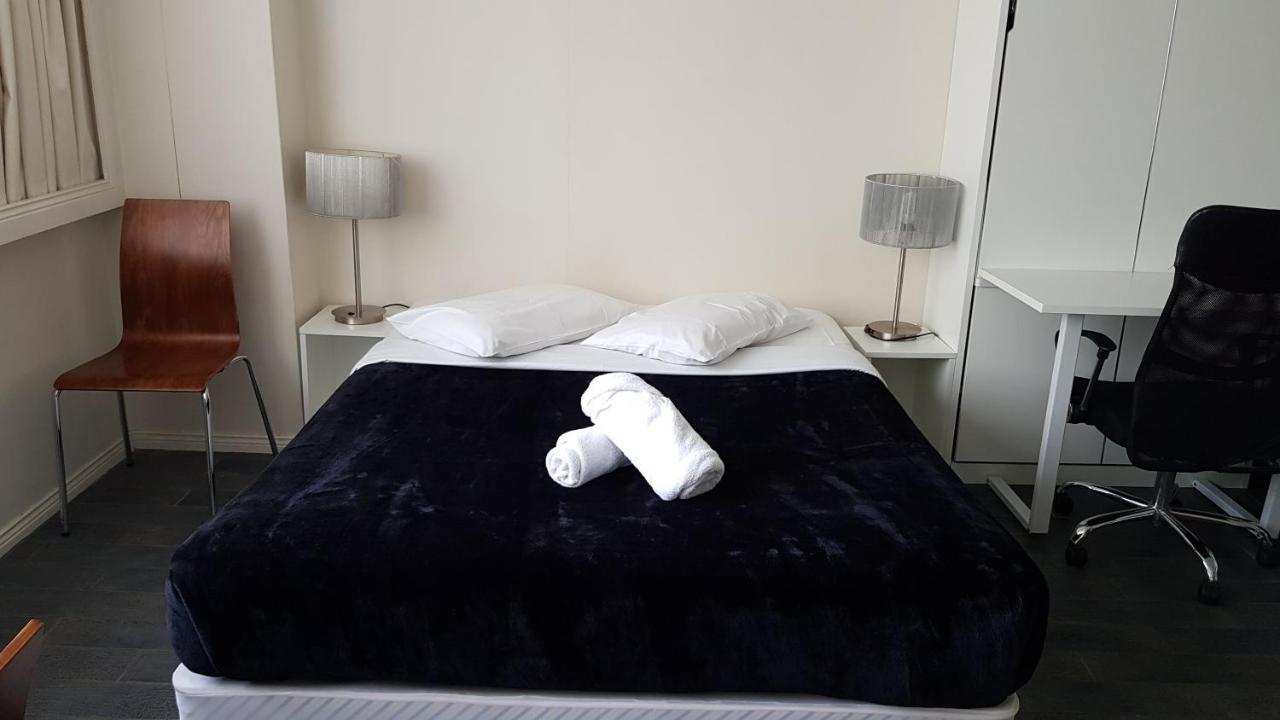 Cbd - Hyde Park Plaza Park View 38 College Street *