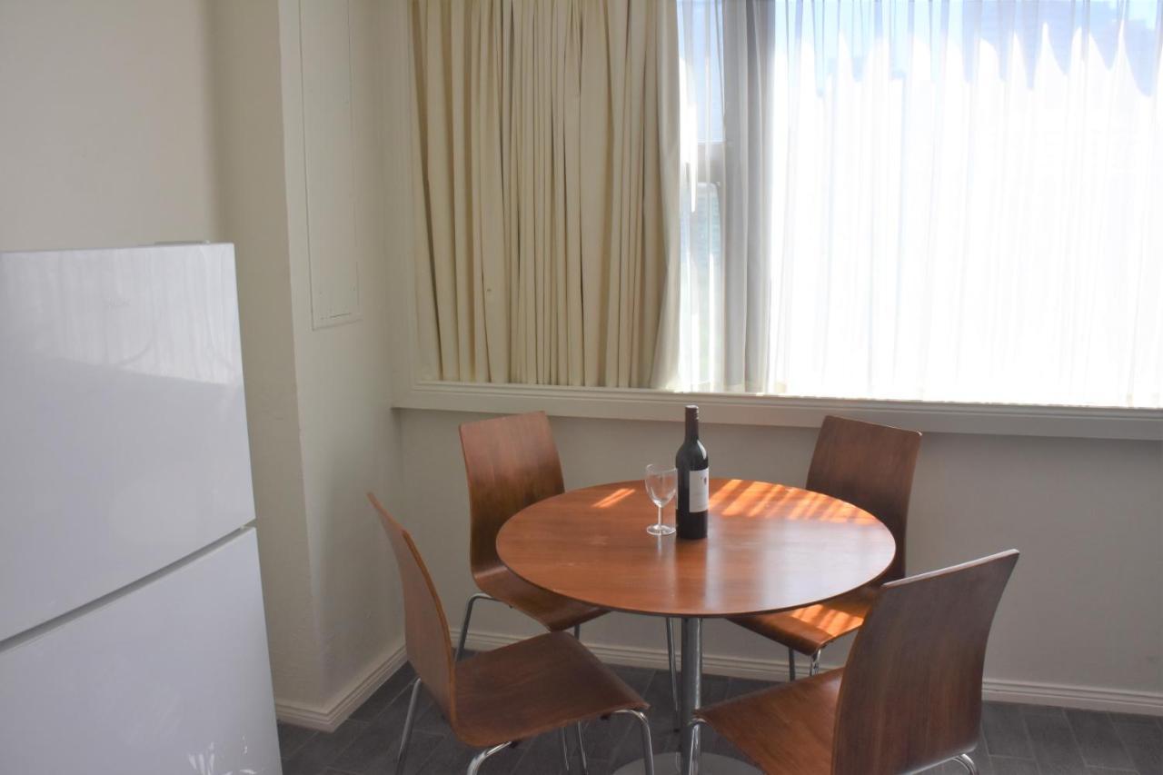 Cbd - Hyde Park Plaza Park View 38 College Street *