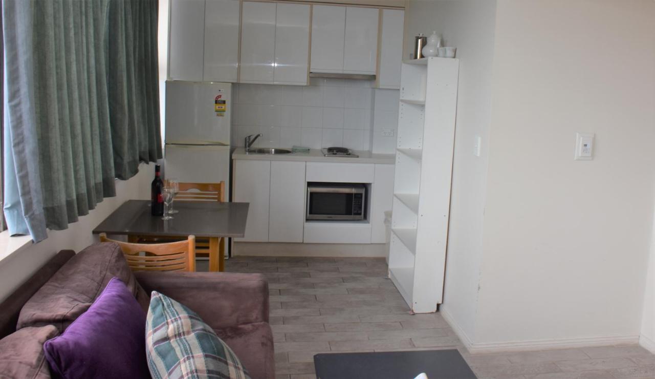 - Hyde Park Plaza 38 College St *