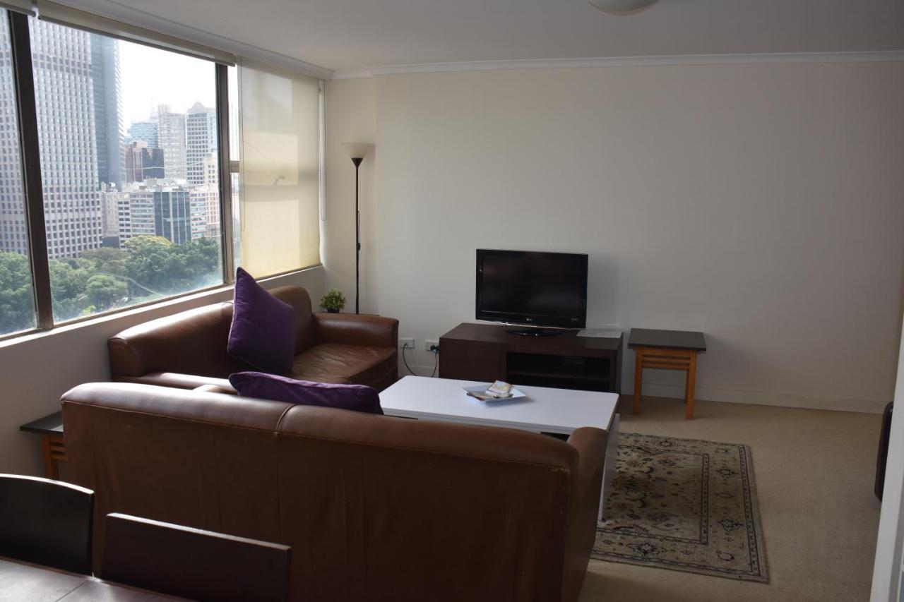 - Hyde Park Plaza 38 College St *