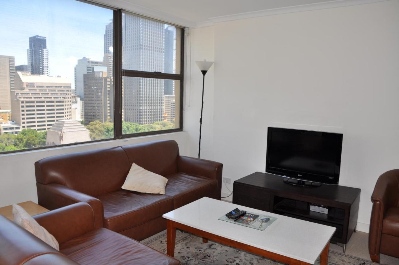 - Hyde Park Plaza 38 College St * Sidney