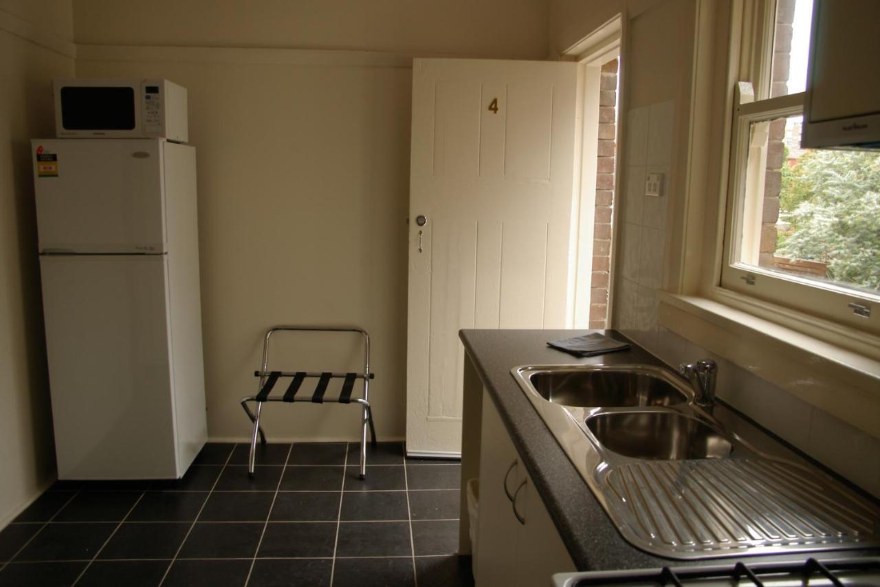 Rockdale - 2 Bedroom Pet Friendly Budget Near Rockdale Station And Brighton Le Sands Apartment Sydney