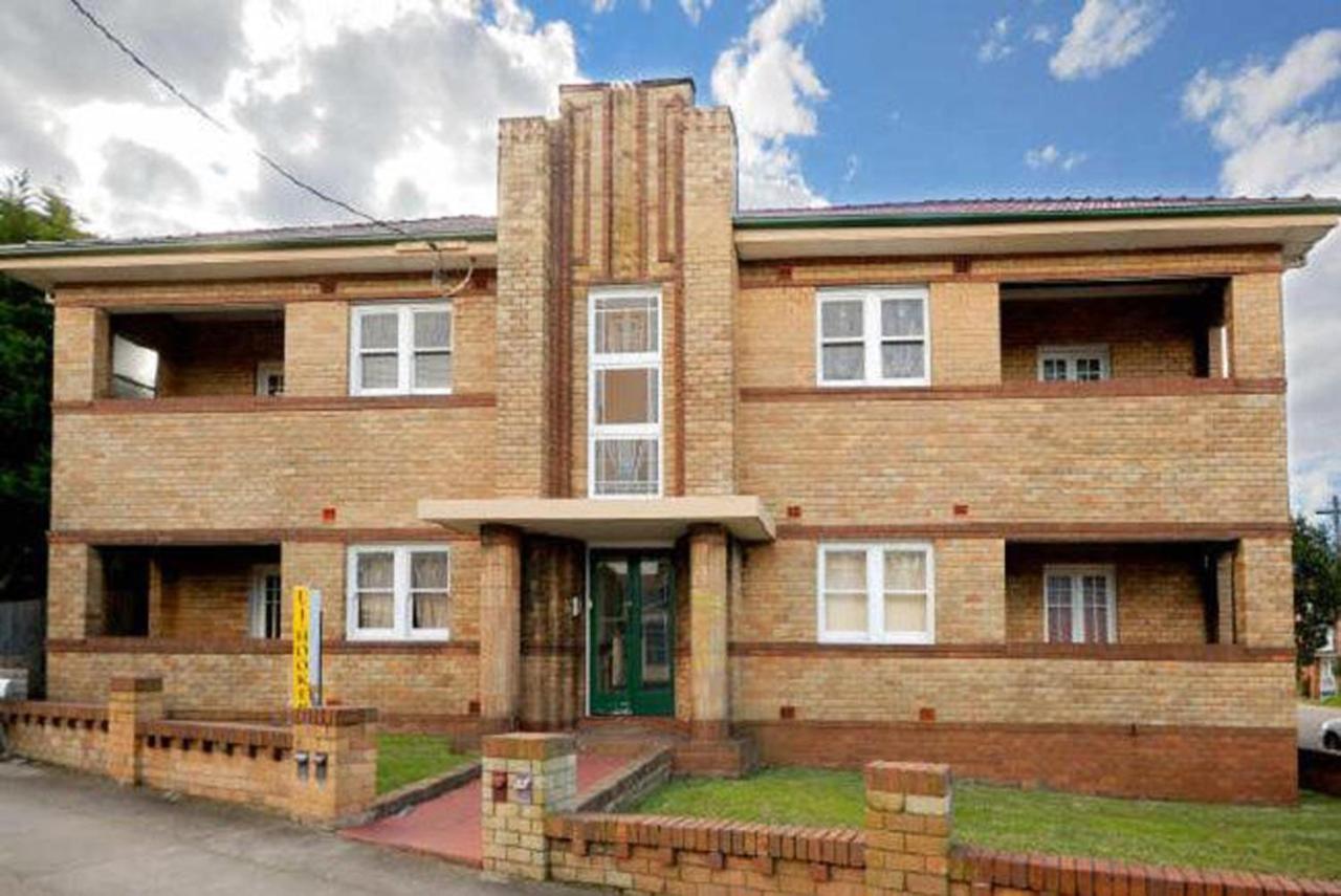 Rockdale - 2 Bedroom Pet Friendly Budget Near Rockdale Station And Brighton Le Sands Apartment Sydney