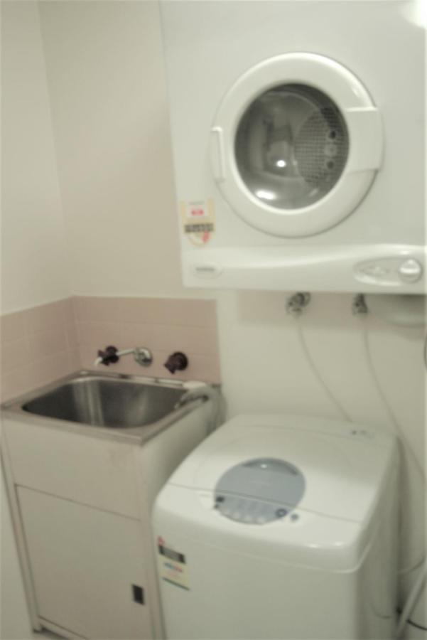 - Kent Street Cbd Floor 2 Bedroom With Balcony *