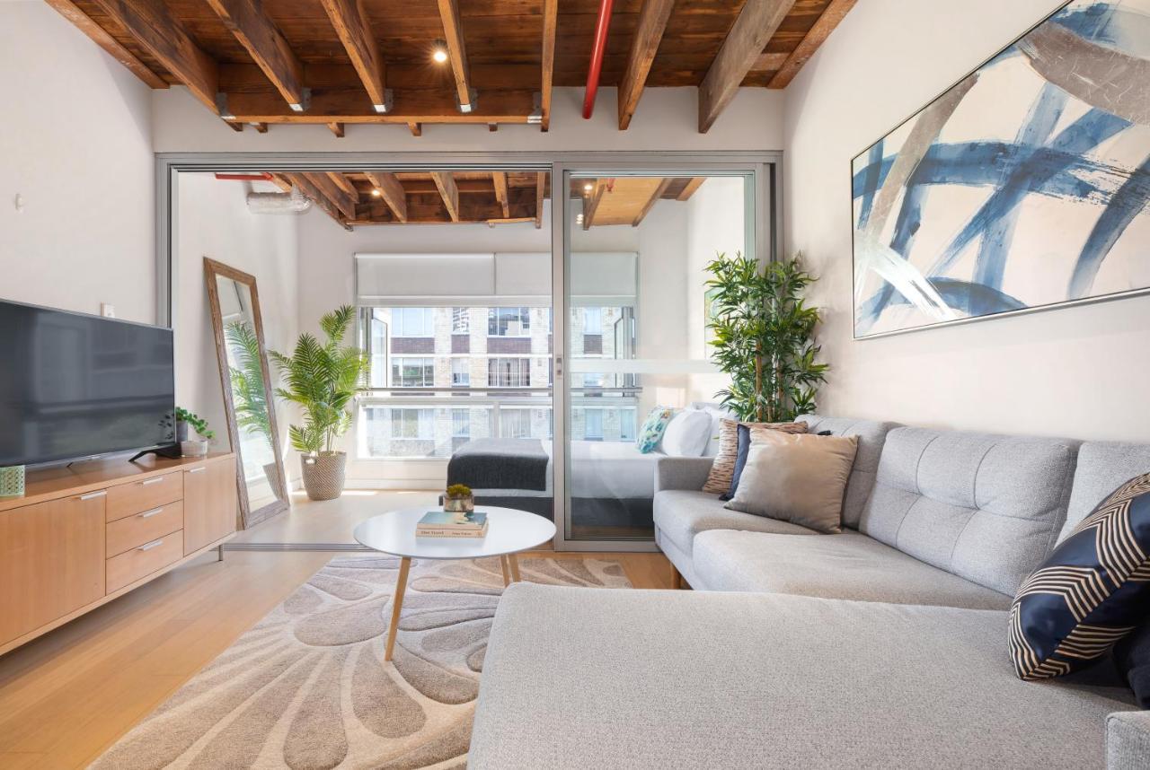Riley St Apartment *