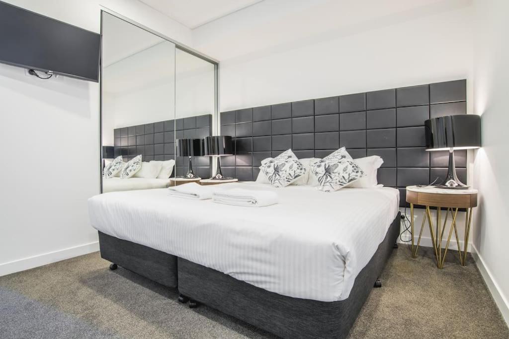 Train Station Access! 1bed1bath At Chatswood Apartment Sydney