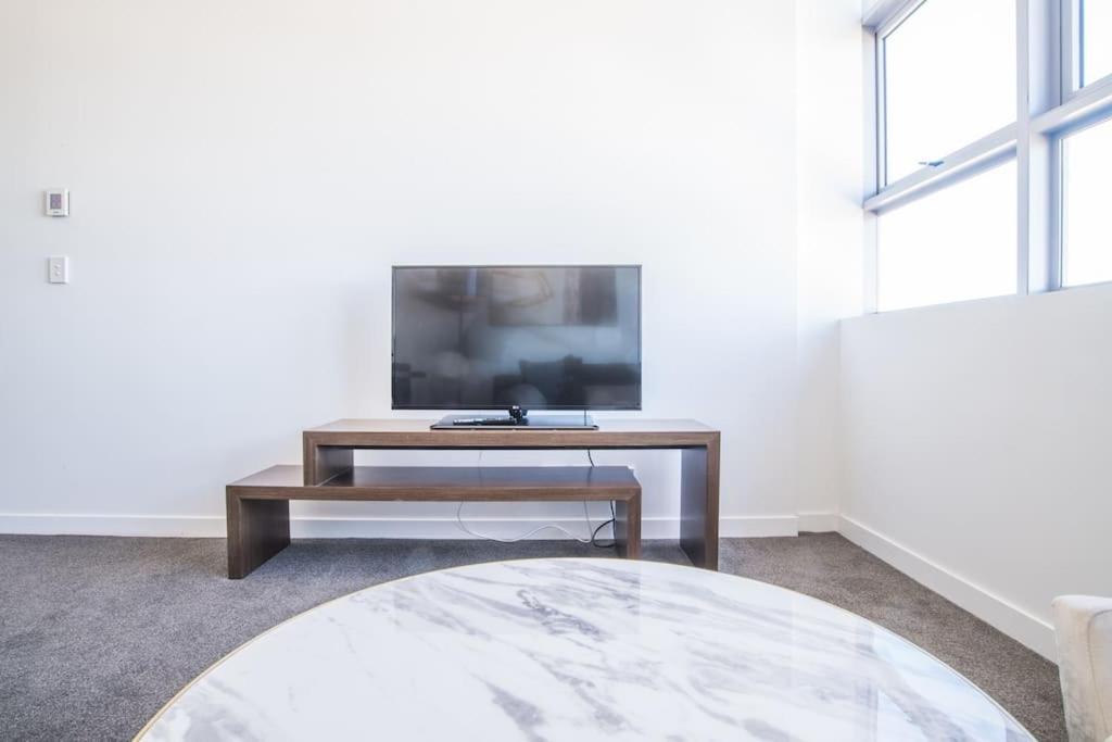 Train Station Access! 1bed1bath At Chatswood Apartment Sydney