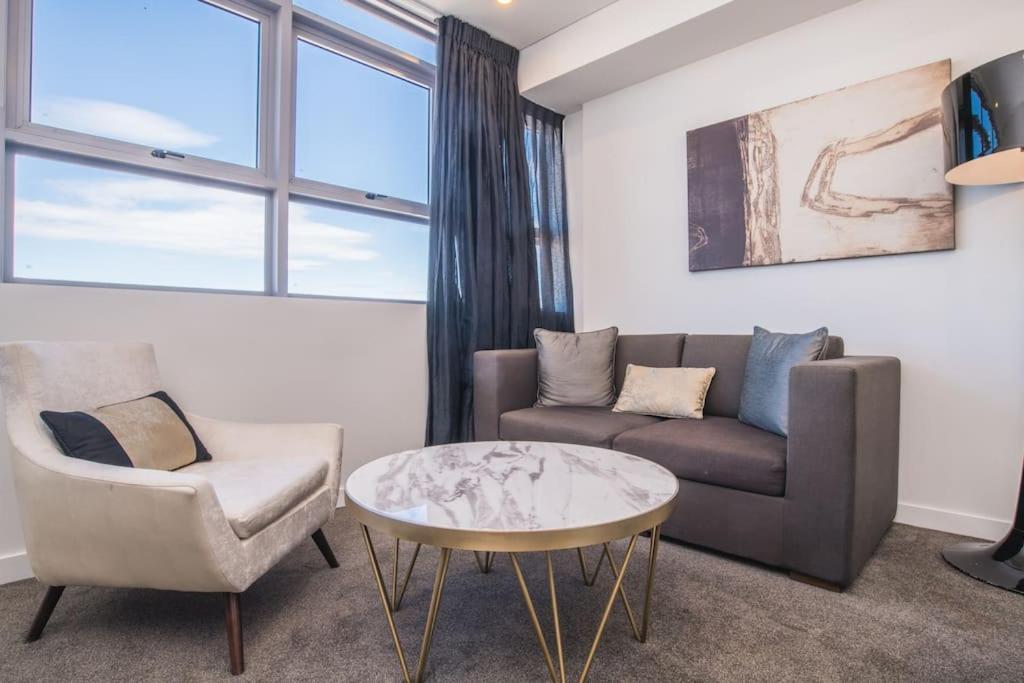Train Station Access! 1bed1bath At Chatswood Sydney
