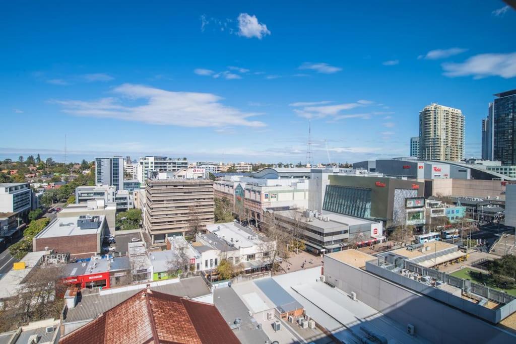 Train Station Access! 1bed1bath At Chatswood Apartment
