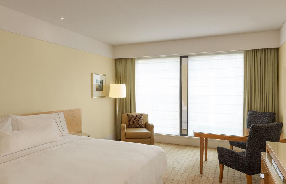 The Fullerton 5*