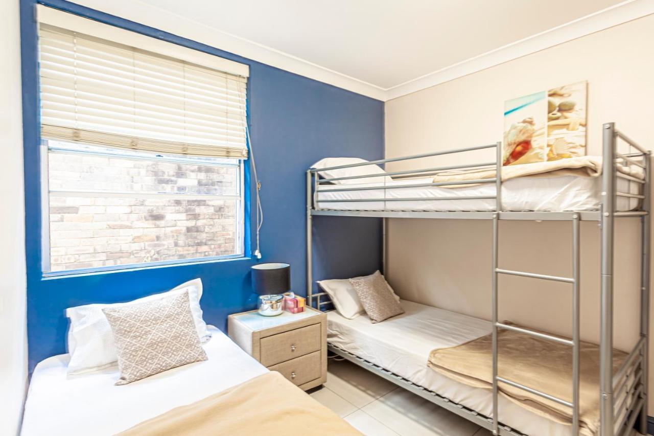 Manly Beach Hostel *