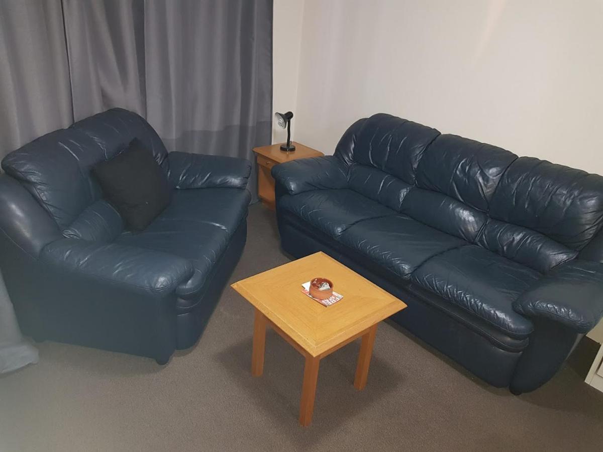 - Kent Street Cbd Floor 2 Bedroom With Balcony Apartment *