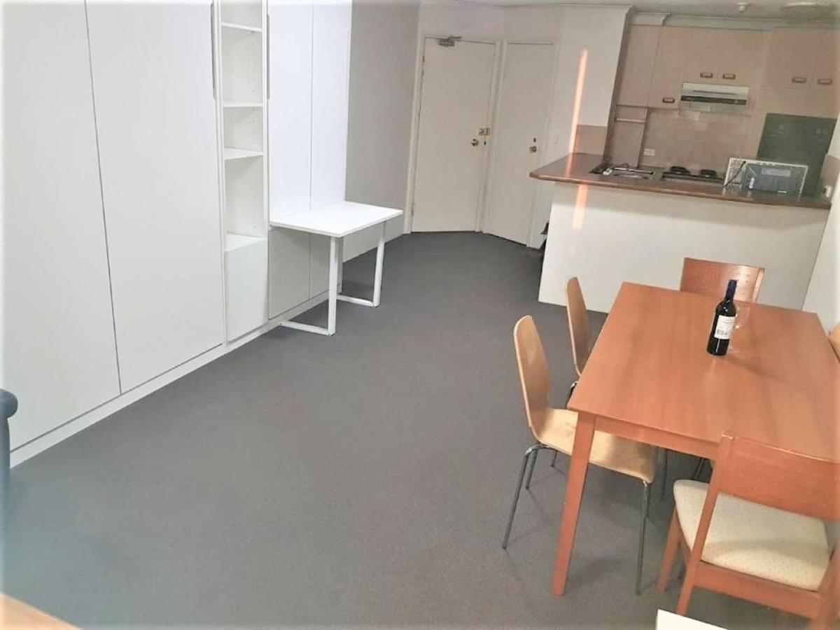 - Kent Street Cbd Floor 2 Bedroom With Balcony * Sydney