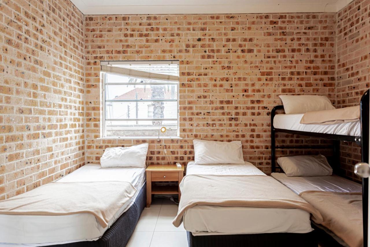 Manly Beach Hostel *