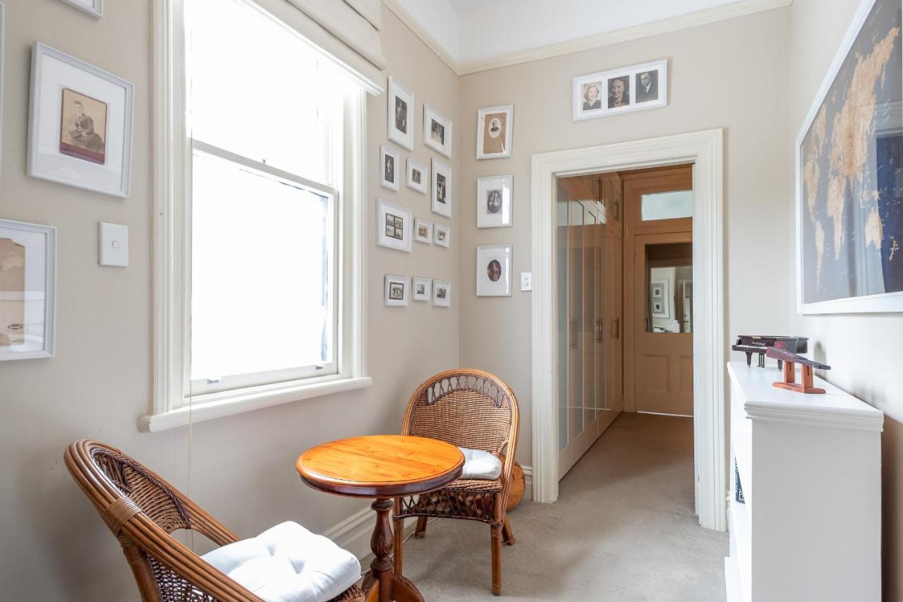 Mesmerising 3 Bedroom - Cinema & Bath Holiday home Sydney