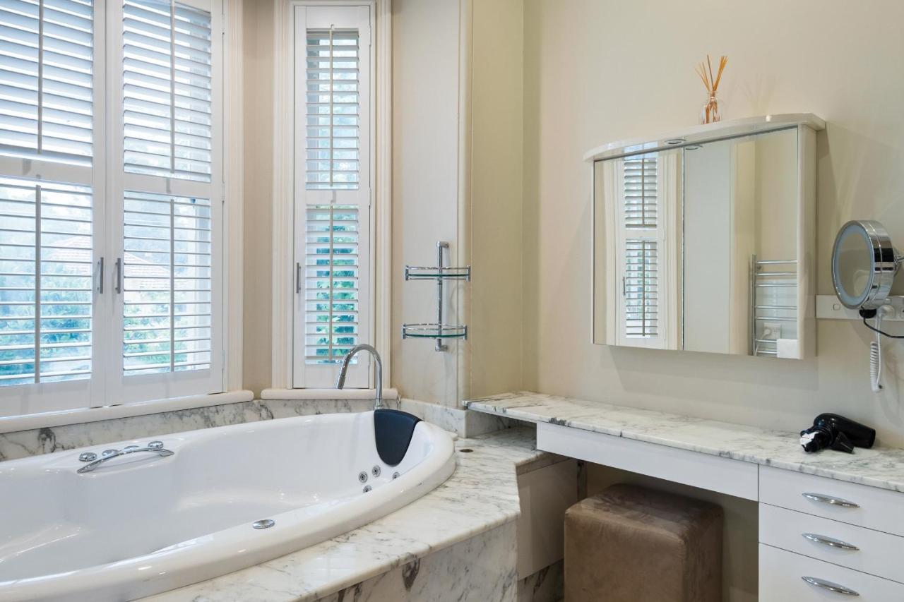Mesmerising 3 Bedroom - Cinema & Bath * Sydney