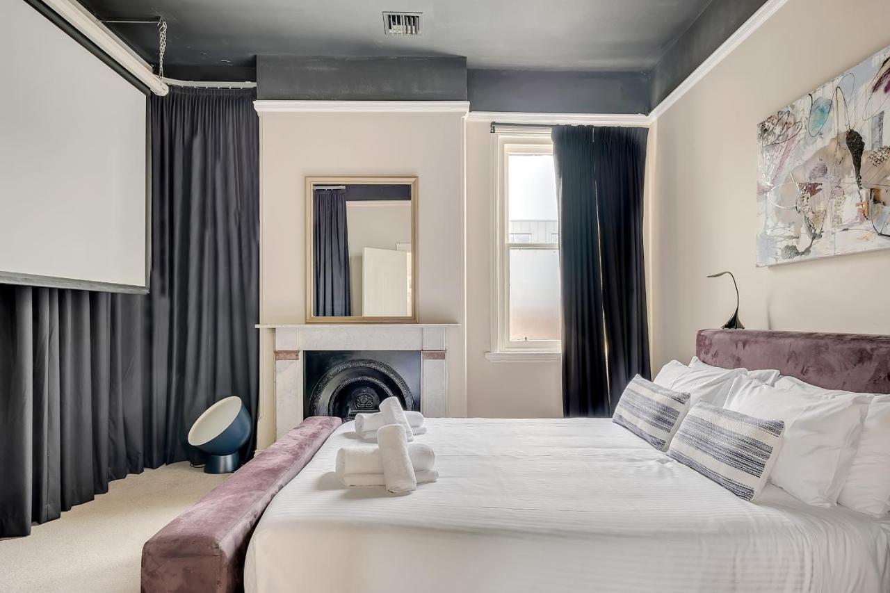 Mesmerising 3 Bedroom - Cinema & Bath Holiday home *