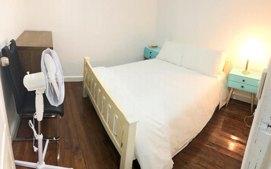 Price Clean Linen And Free Stuff No 2 Plenty Of On Street Parking G1 Bed & Breakfast 2*