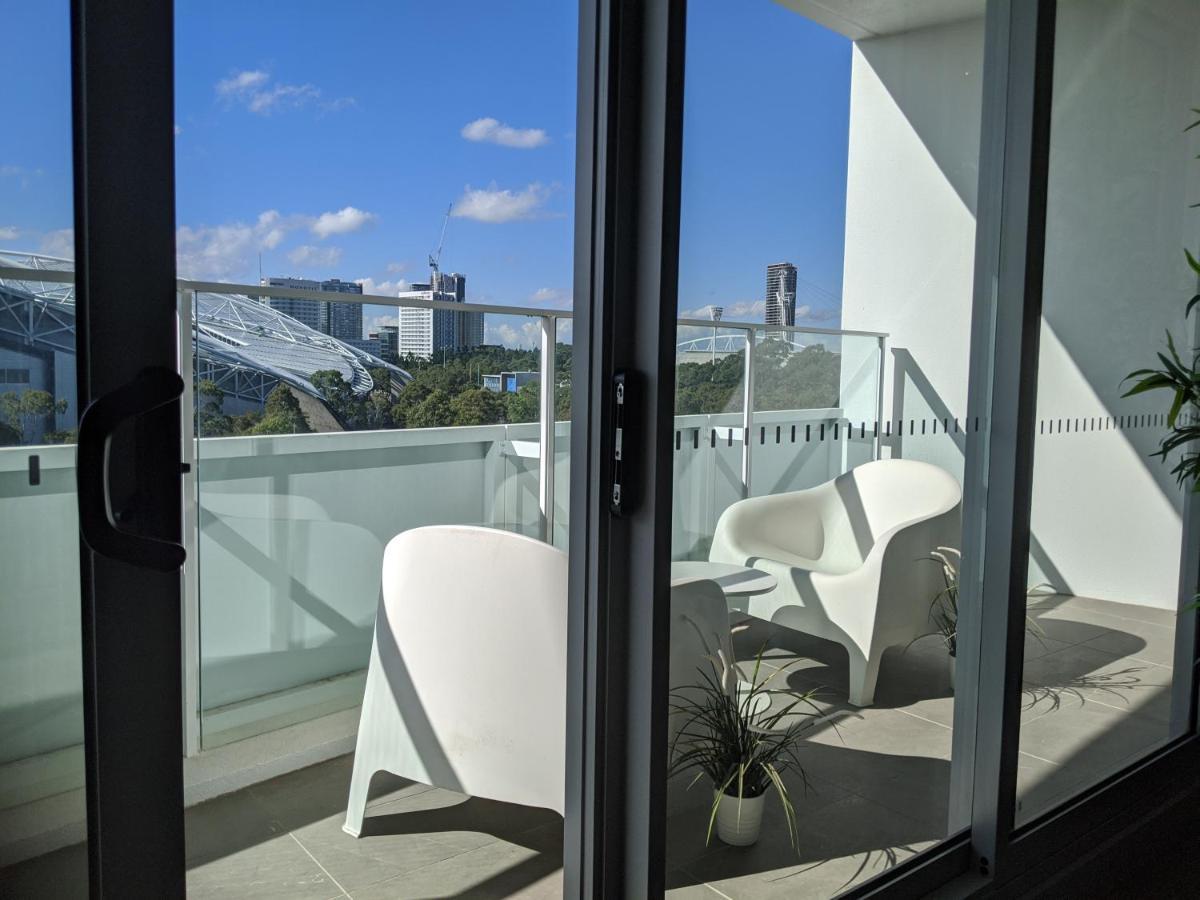 Luxury 3-bed 2-bath, Balcony, With Pool Included, No Parties! Apartment *