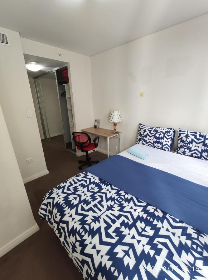 Mascot Clean Bedroom Homestay