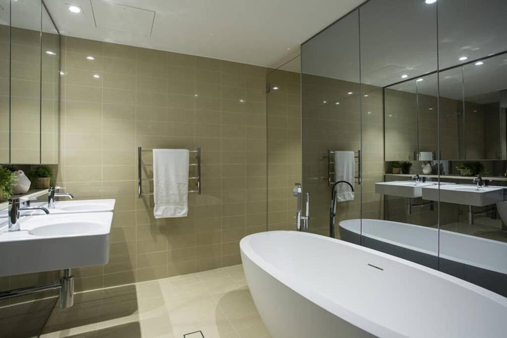 Luxury Bondi Beachside - Pacific Apartment