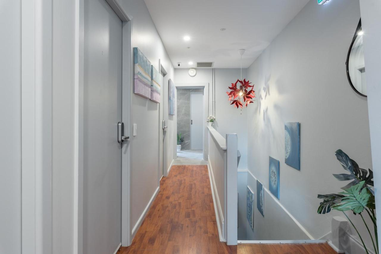 Bahay bakasyunan 1 Private Double In Cbd Near Train Uts Darlinghar&icc&chinatown Sydney