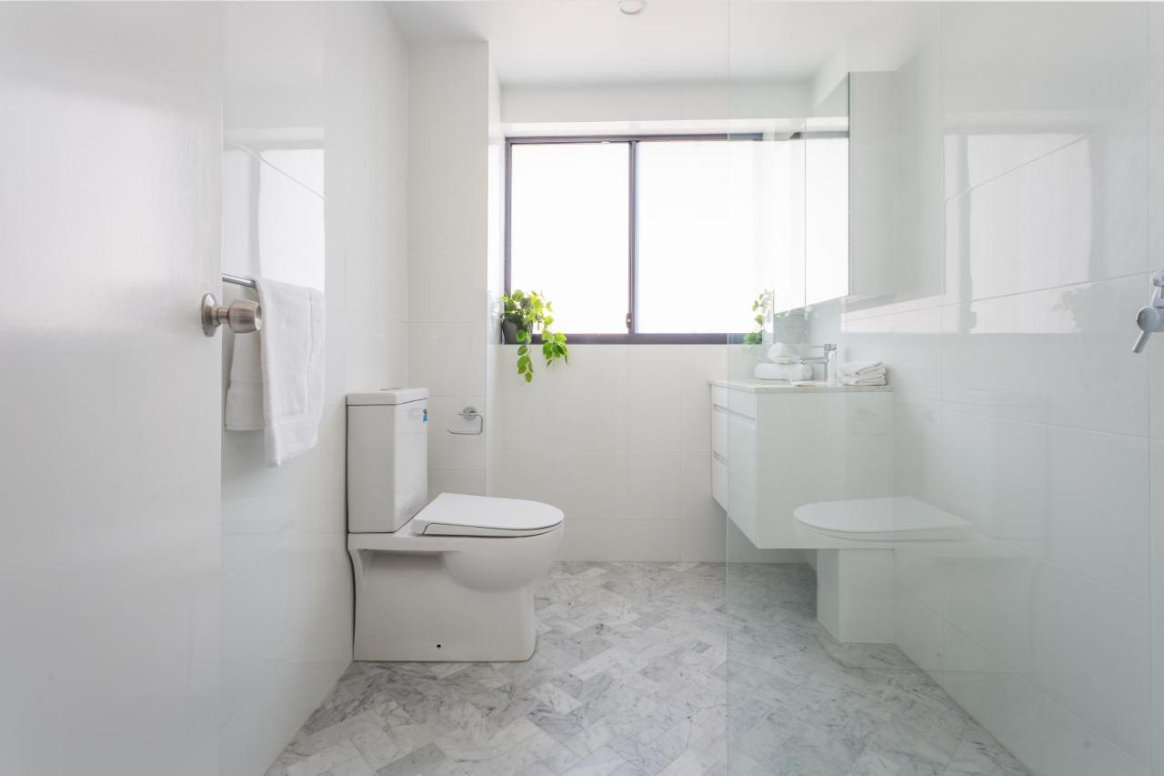 Unit With Balcony, Backyard And Parking Near Shops Duplicate