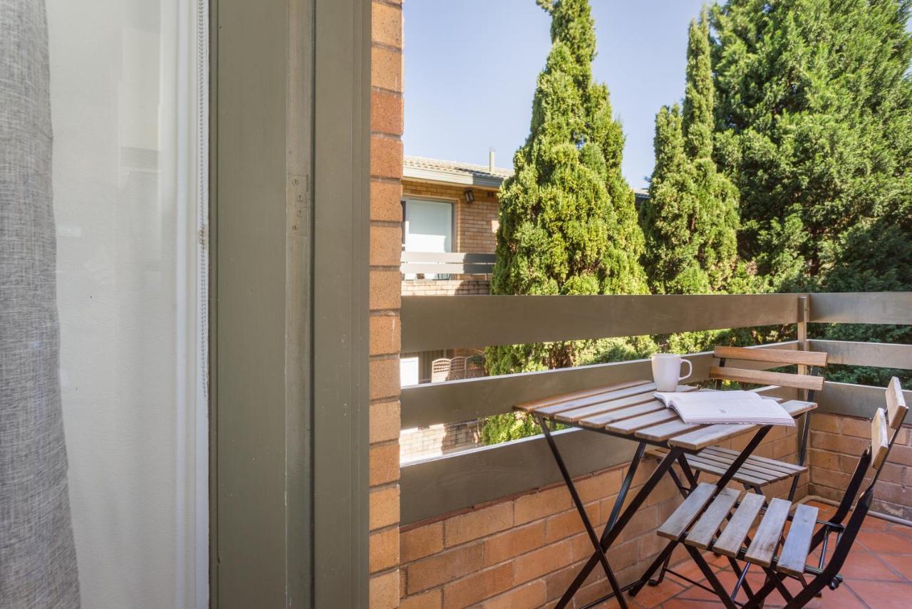 Unit With Balcony, Backyard And Parking Near Shops Duplicate