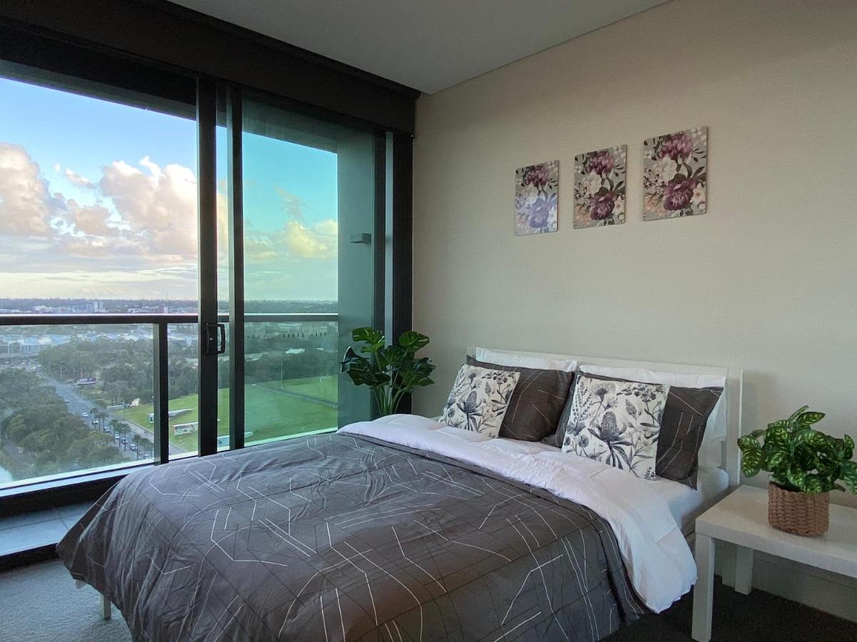Parkside & View In Olympic Park * Sidney
