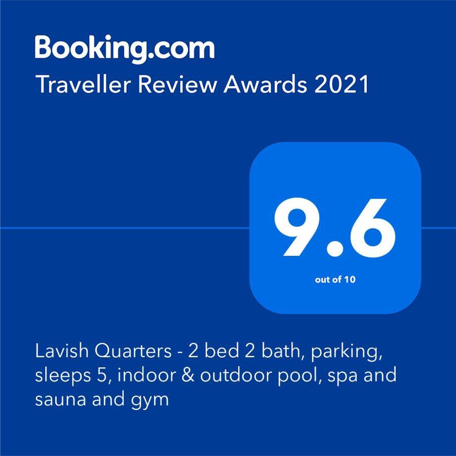 Lavish Quarters - 2 Bed 2 Bath, Parking, Sleeps 5, Indoor & Outdoor Pool, Spa,sauna,gym - No Parties
