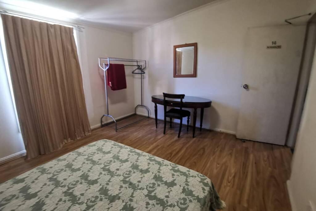 Guest house Brightly Lit And Comfy Double Room. Best Price!bla Sydney