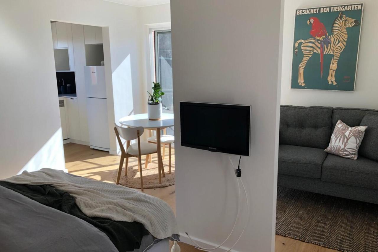 Sun-drenched 1 Bed In Newtown *
