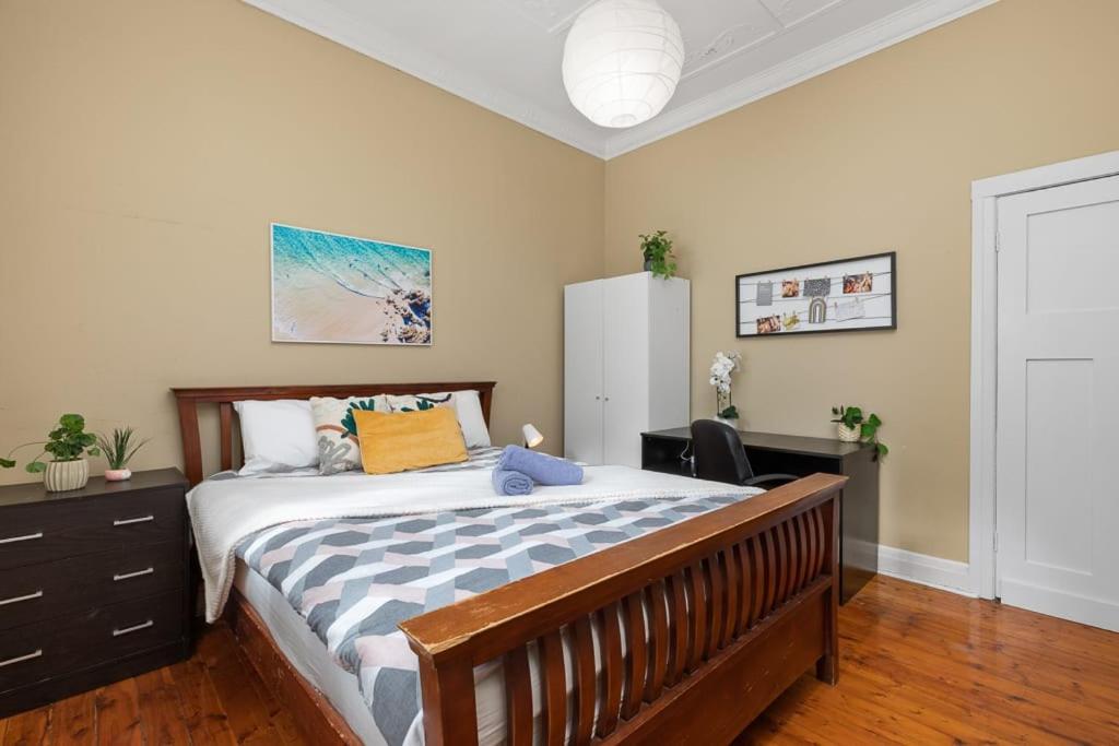 Quiet Private In Kensington Near Unsw, Light Railway&bus 1d *