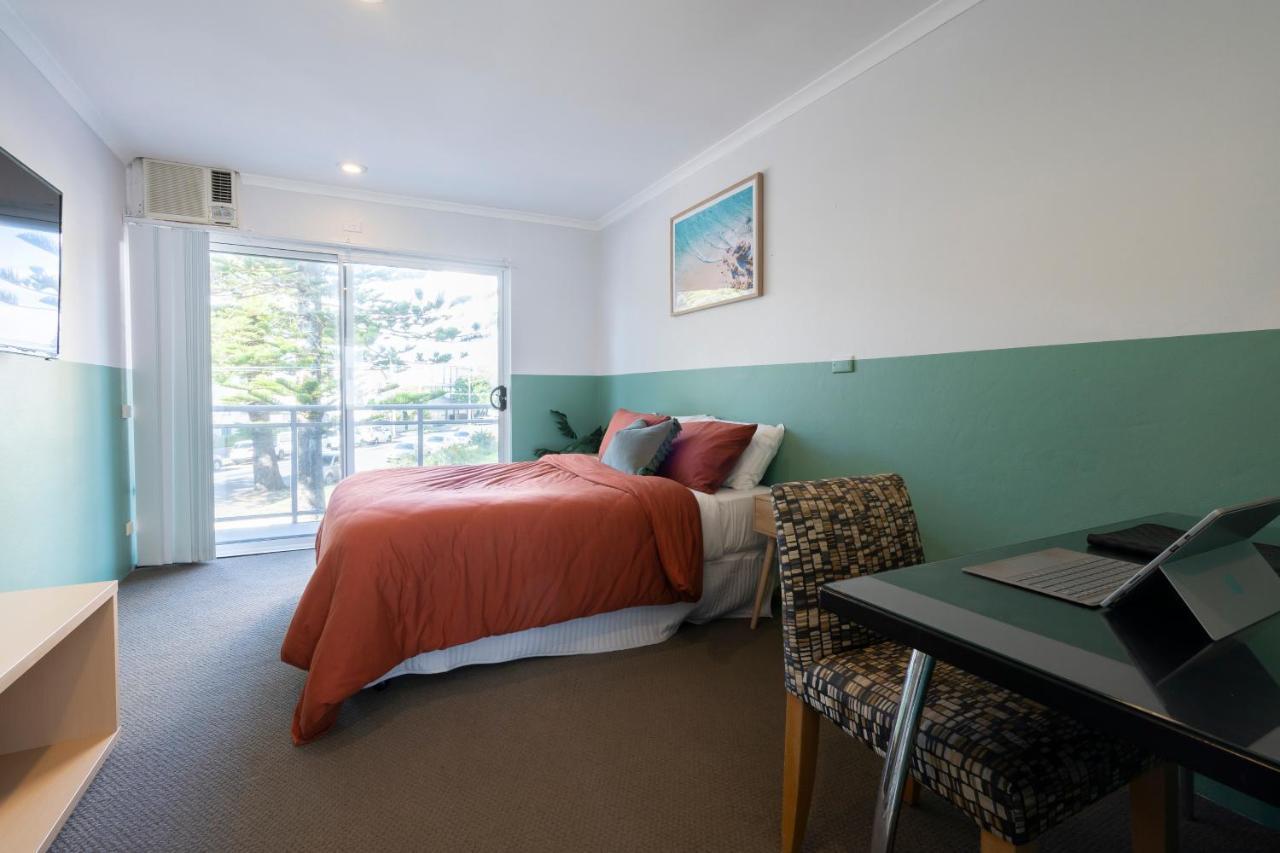 Manly Waves & Aparthotel