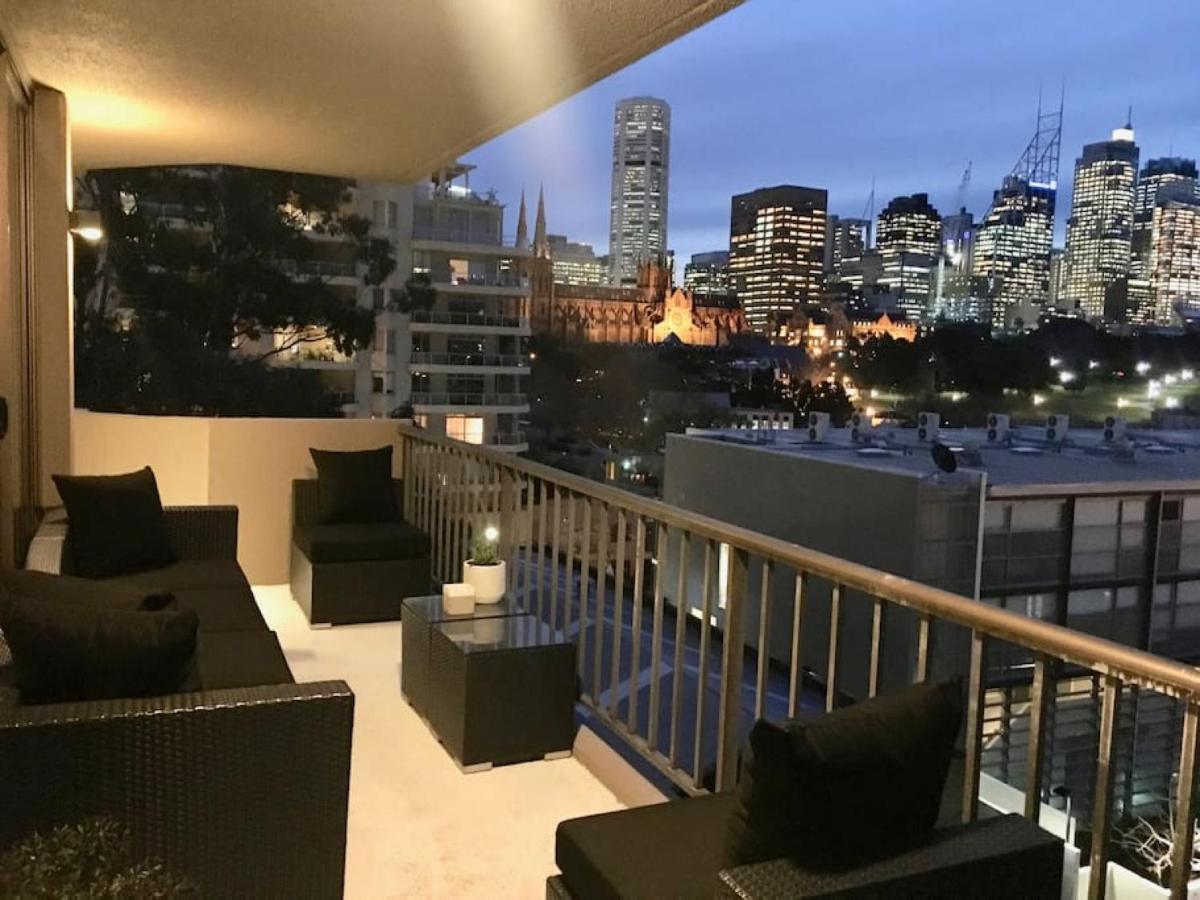 Inner Harbour Views With Parking Apartment