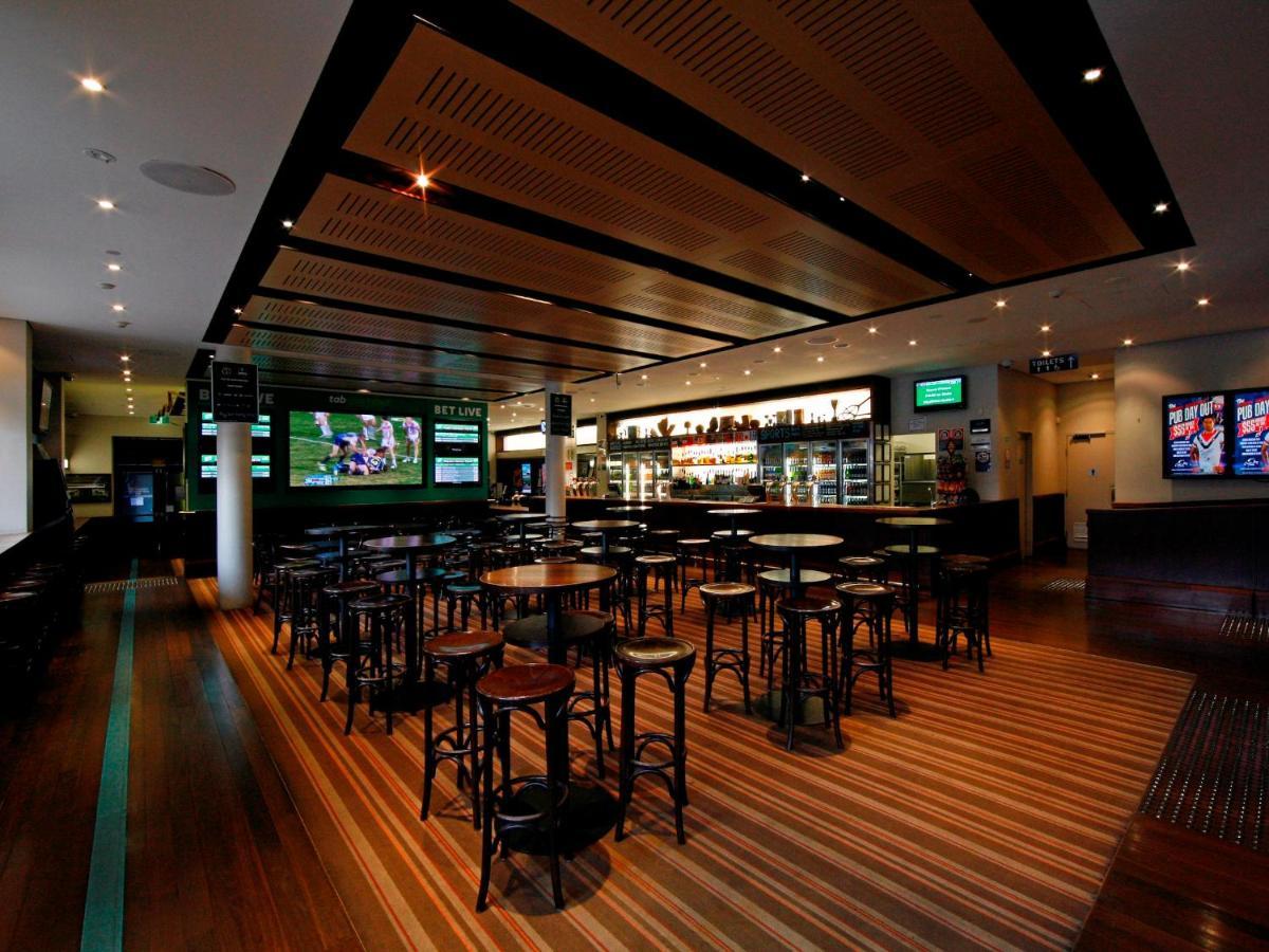 Coogee Bay 3*