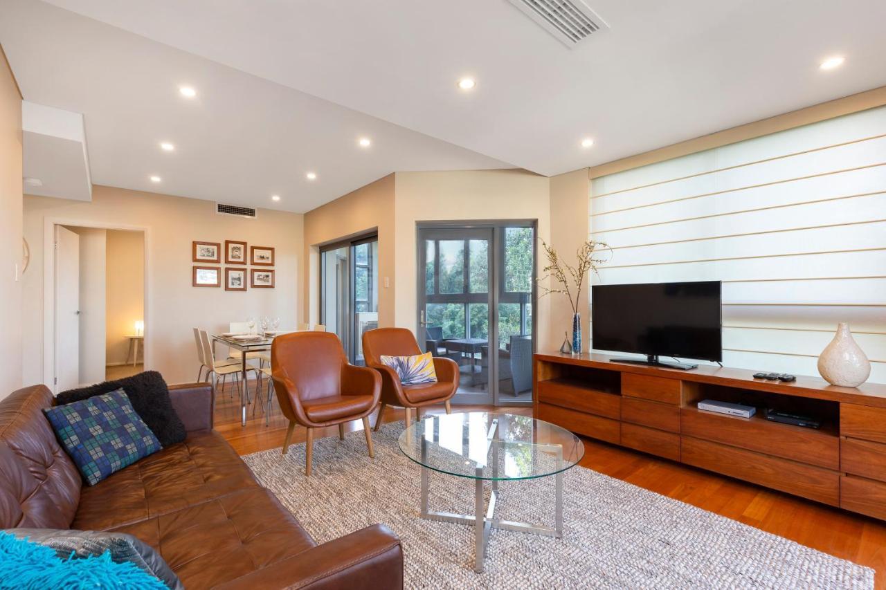 Apartment 2 Bdrm North With Stunning Harbour Views - 16wal Sydney