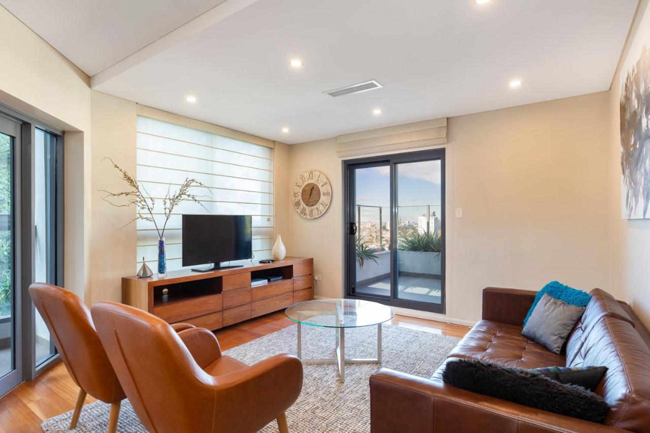 2 Bdrm North With Stunning Harbour Views - 16wal Apartment