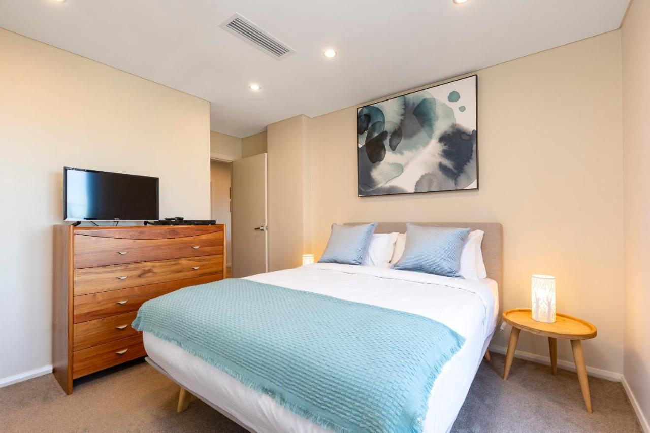 2 Bdrm North With Stunning Harbour Views - 16wal * Sydney