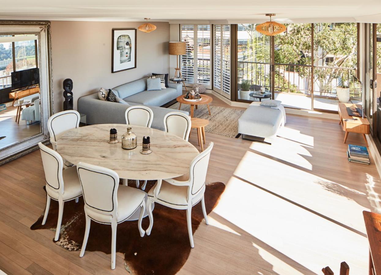 Inner Harbour Views With Parking Apartment
