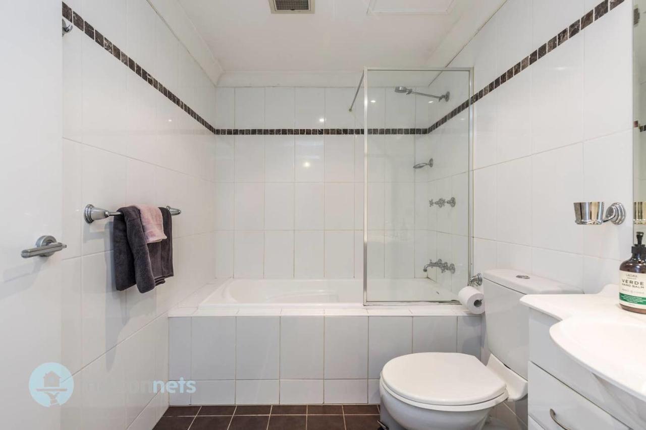 Apartment 2 Bedroom 2 Bathroom Apt With Balcony And Parking Sydney