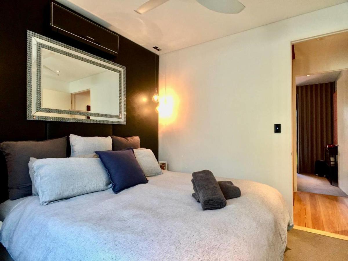 3 Storey House, Walk To Fox Studios, Scg & Holiday home