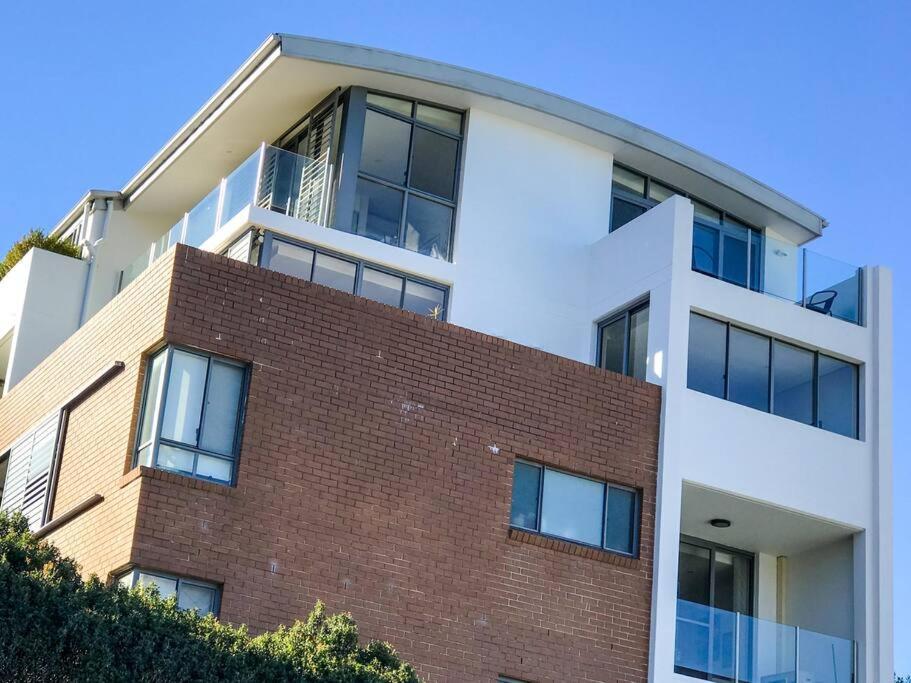 Crows Nest - Executive Penthouse - 3 Bedroom- 5km To Apartment